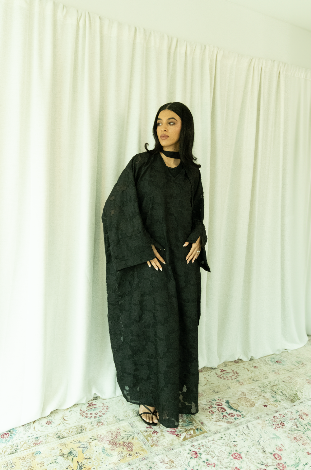 Noor kaftan in onyx